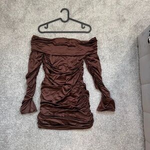 Chic Off-Shoulder Long Sleeve Dress in Brown